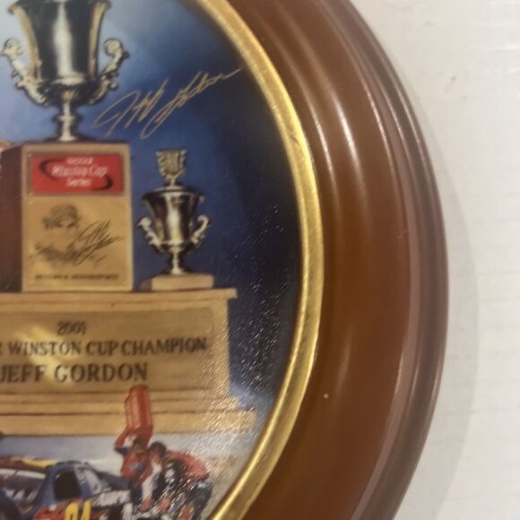 Vintage Jeff Gordon “4-Ever A Champion” collector plate, 9" detachable Frame - Picture 3 of 10